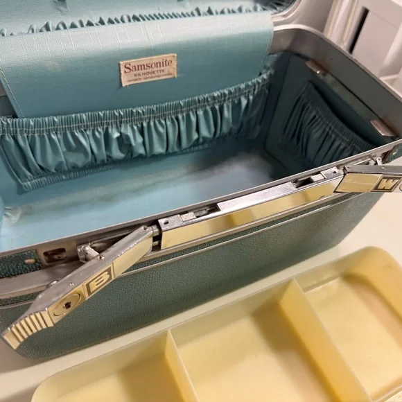 Vintage Silhouette Samsonite Teal Makeup Organizer